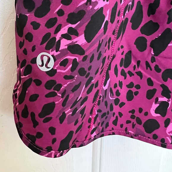 NWT Lululemon 🍋 Track That Mid-Rise Lined Short 5" inseam Cheetah Camo Size 4 - Picture 7 of 13